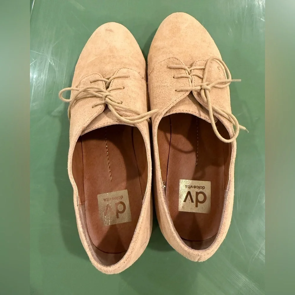 Dolce Vita women Tan Suede loafers /size 7